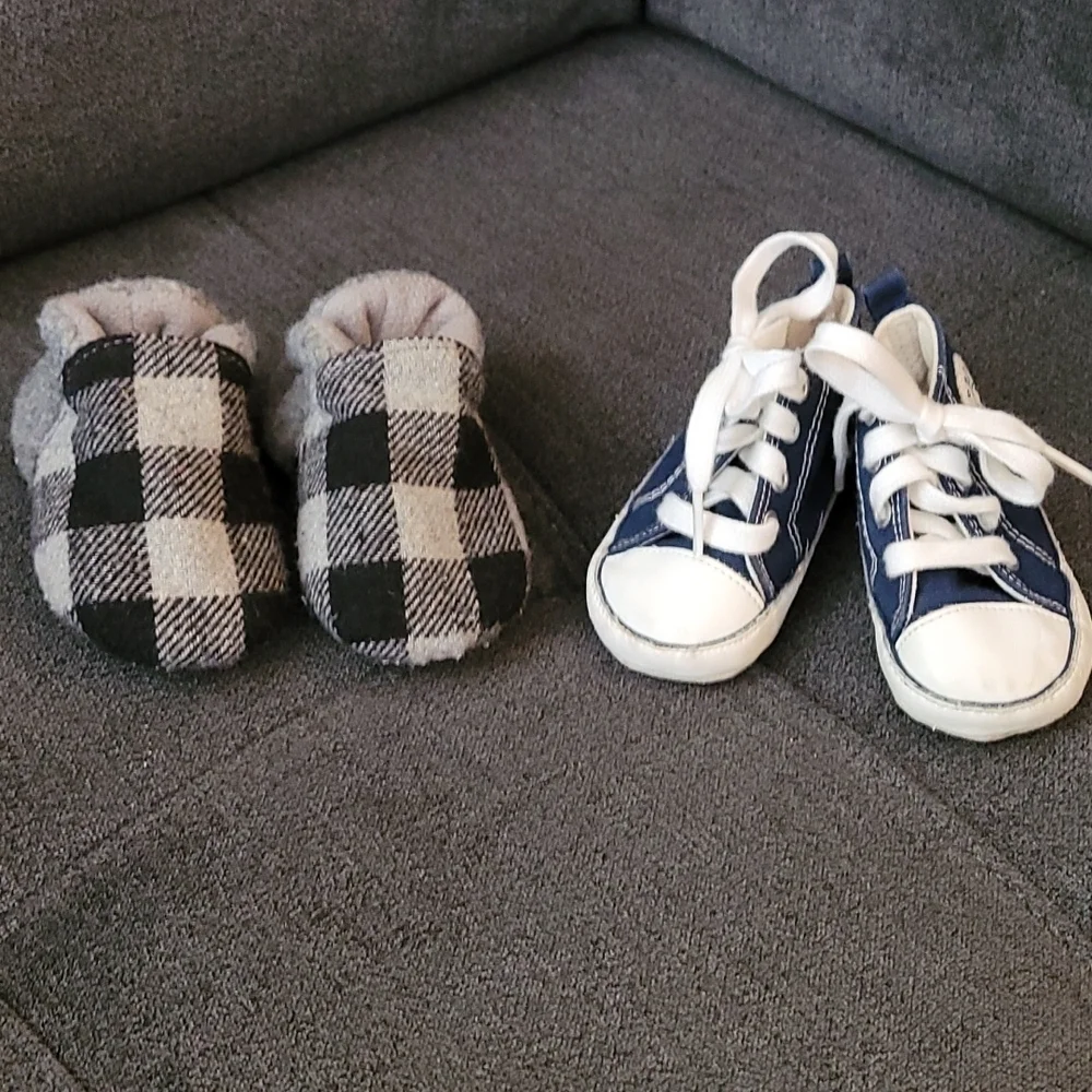 2 Pairs Infant Shoes